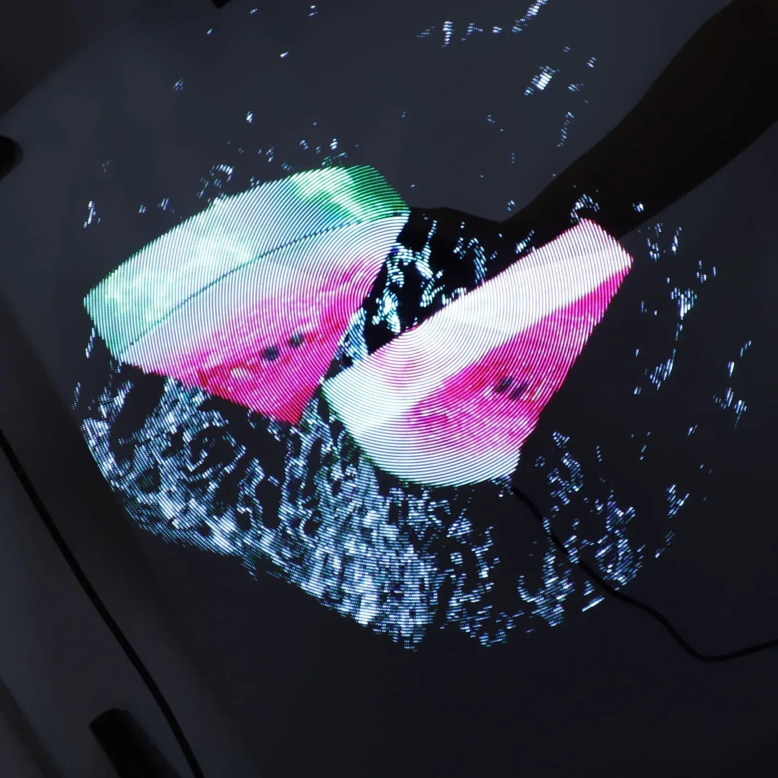 ElectricBits 3D hologram fan E - ink phone case Electronics usb retractable car charger